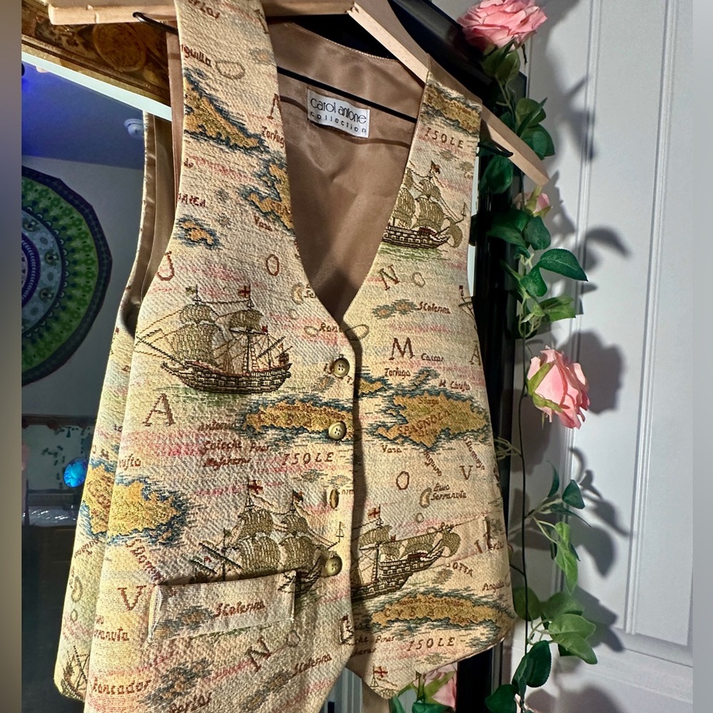 Carol Antone map embroidery vest 🗺️